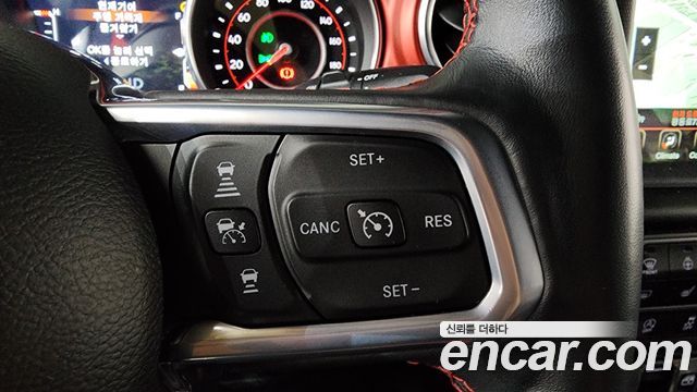 Jeep Wrangler 2021 — photo 20