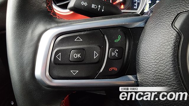 Jeep Wrangler 2021 — photo 21