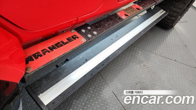 Jeep Wrangler 2021 — photo 26
