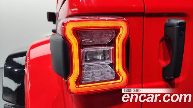 Jeep Wrangler 2021 — photo 9