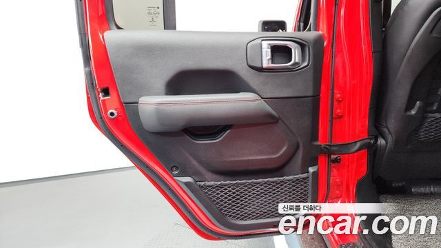 Jeep Wrangler 2021 — photo 15