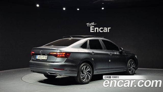 Volkswagen Jetta 2021 — photo 2