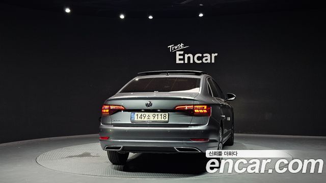 Volkswagen Jetta 2021 — photo 4