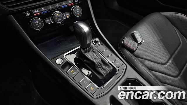 Volkswagen Jetta 2021 — photo 12