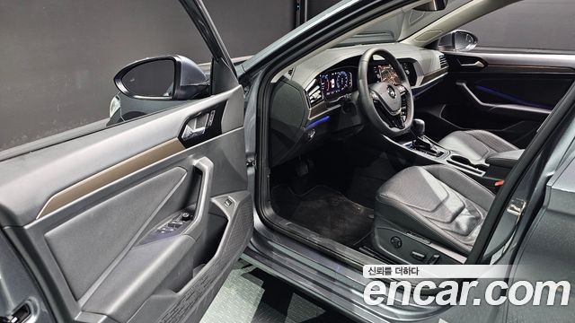 Volkswagen Jetta 2021 — photo 13
