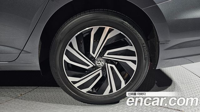 Volkswagen Jetta 2021 — photo 7