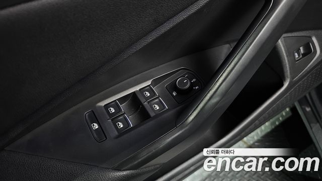 Volkswagen Jetta 2021 — photo 28