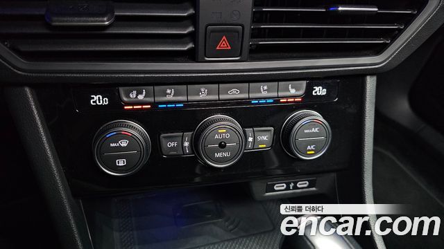 Volkswagen Jetta 2021 — photo 30