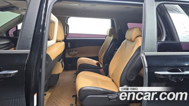 Kia Canival 2023 — photo 17