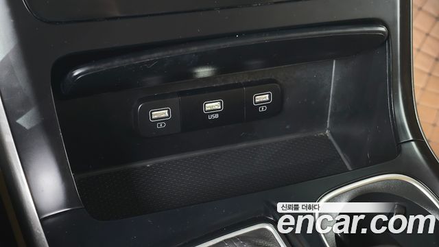 Kia Canival 2023 — photo 25