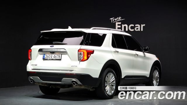 Ford Explorer 2022 — photo 2