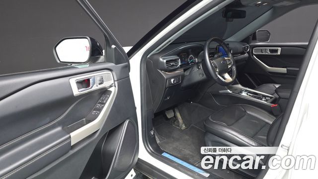 Ford Explorer 2022 — photo 13