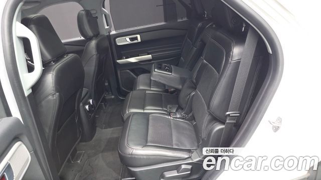 Ford Explorer 2022 — photo 18