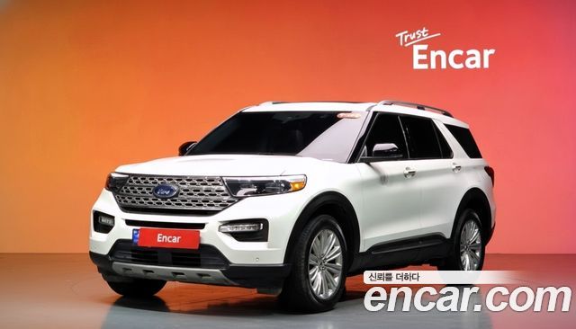 Ford Explorer 2022 — photo 1