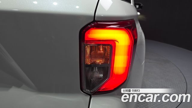 Ford Explorer 2022 — photo 9