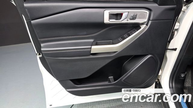 Ford Explorer 2022 — photo 14