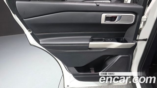 Ford Explorer 2022 — photo 15