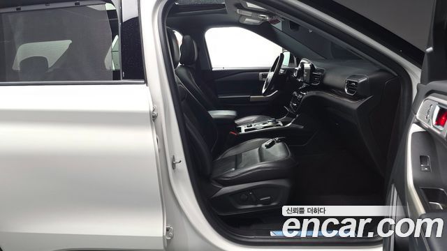 Ford Explorer 2022 — photo 16