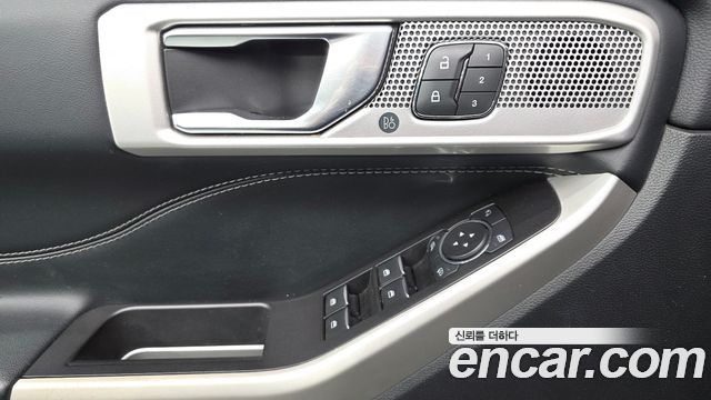 Ford Explorer 2022 — photo 28