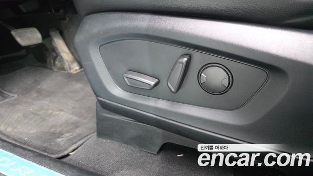 Ford Explorer 2022 — photo 31