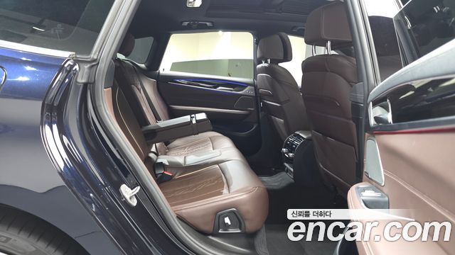 BMW Gran Turismo 2023 — photo 17