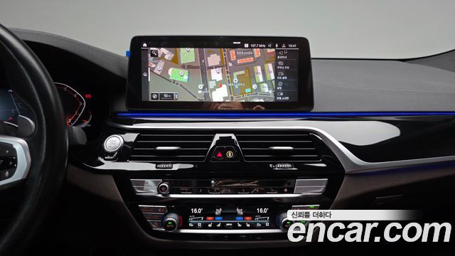 BMW Gran Turismo 2023 — photo 19