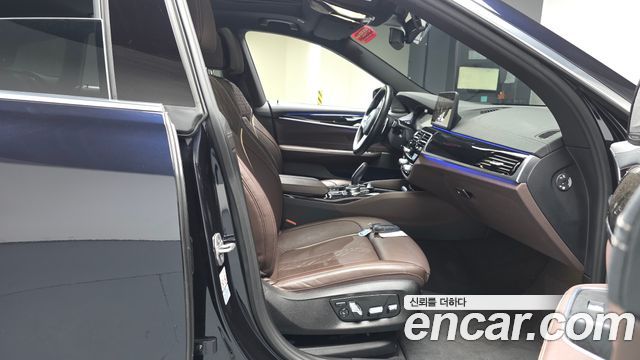BMW Gran Turismo 2023 — photo 16