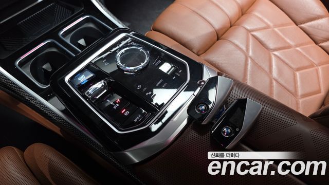 BMW i7 2024 — photo 12