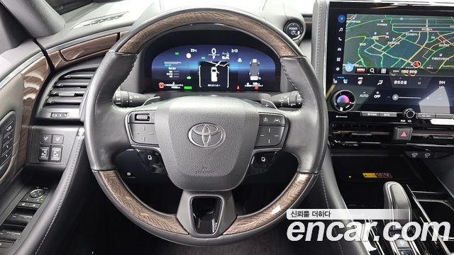 Toyota Alphard 2024 — photo 19
