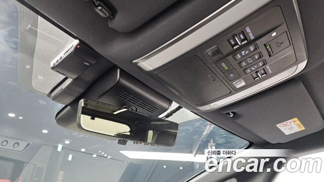 Toyota Alphard 2024 — photo 24