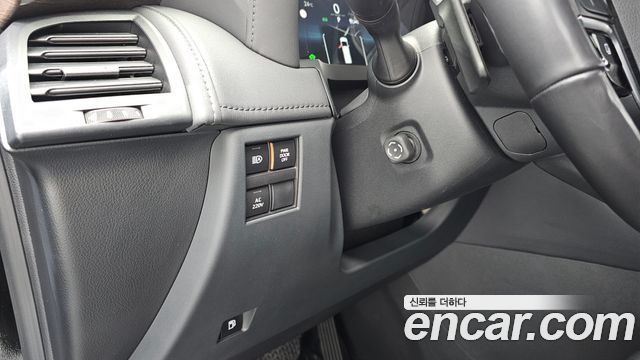 Toyota Alphard 2024 — photo 25