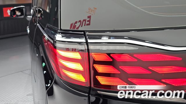 Toyota Alphard 2024 — photo 9