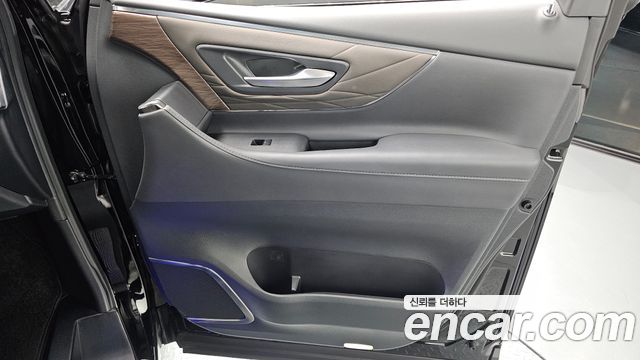 Toyota Alphard 2024 — photo 15