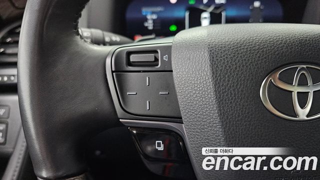Toyota Alphard 2024 — photo 29