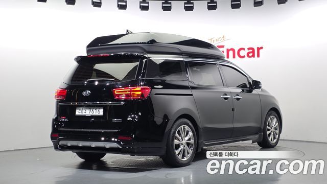 Kia Canival 2019 — photo 2