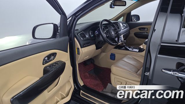Kia Canival 2019 — photo 13
