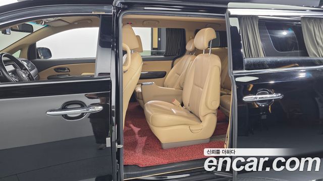 Kia Canival 2019 — photo 17