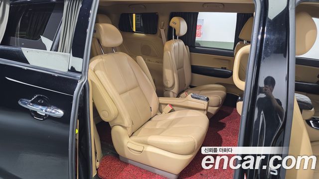 Kia Canival 2019 — photo 18