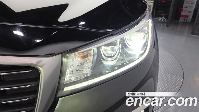 Kia Canival 2019 — photo 8
