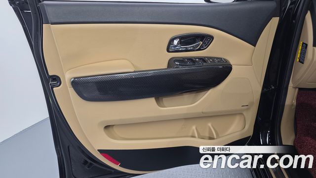 Kia Canival 2019 — photo 14