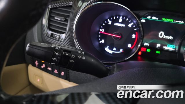 Kia Canival 2019 — photo 35