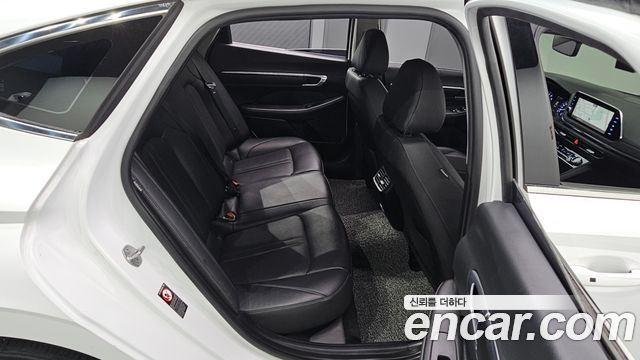 Hyundai Sonata 2023 — photo 11