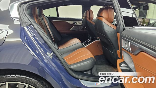 BMW 8-Series 2024 — photo 17