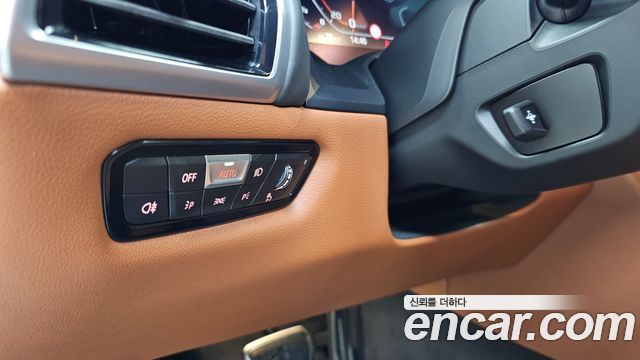 BMW 8-Series 2024 — photo 24