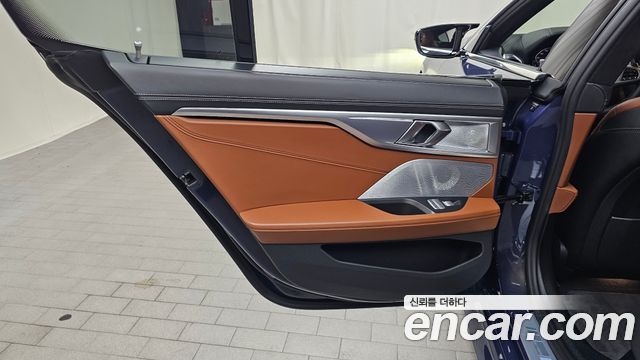 BMW 8-Series 2024 — photo 15