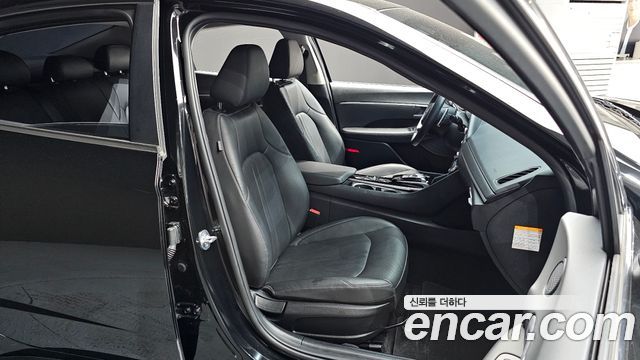 Hyundai Sonata 2022 — photo 18
