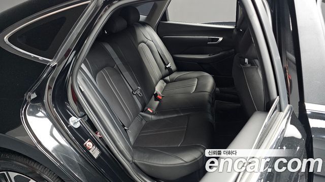 Hyundai Sonata 2022 — photo 16