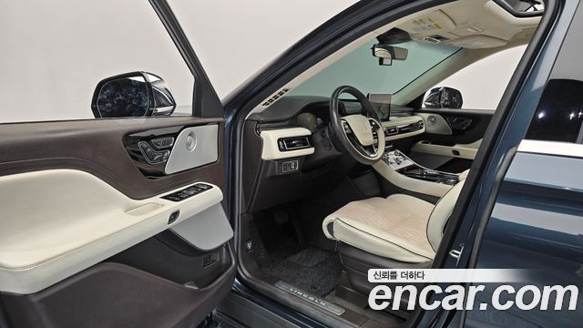 Lincoln Aviator 2022 — photo 13