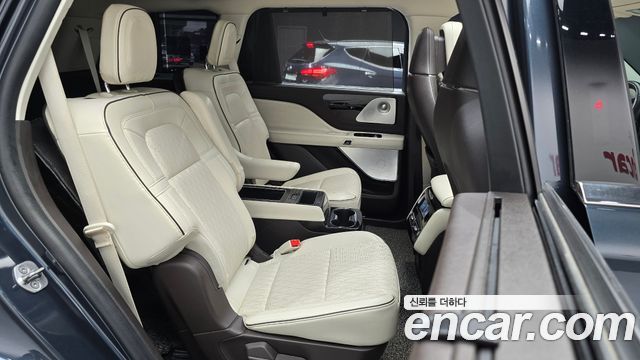 Lincoln Aviator 2022 — photo 17