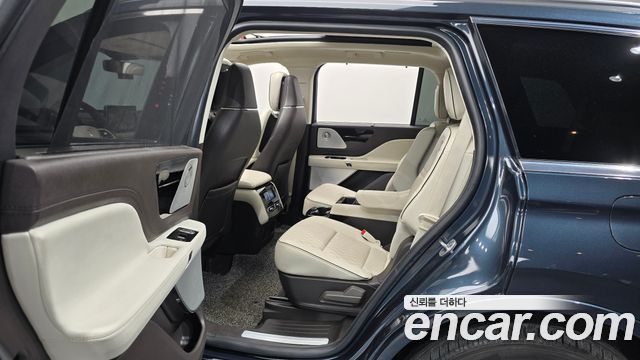 Lincoln Aviator 2022 — photo 18